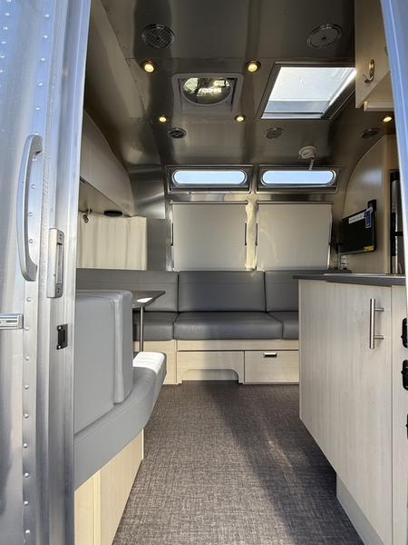 2026 Flying Cloud® 25FB photo 4