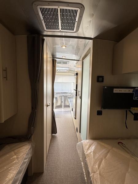 2026 Flying Cloud® 25FB photo 5