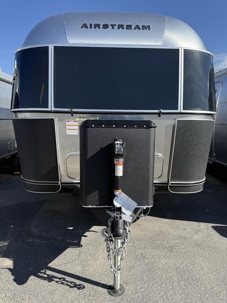 2026 Airstream Midnight Flamingo Flying Cloud® 27FB
