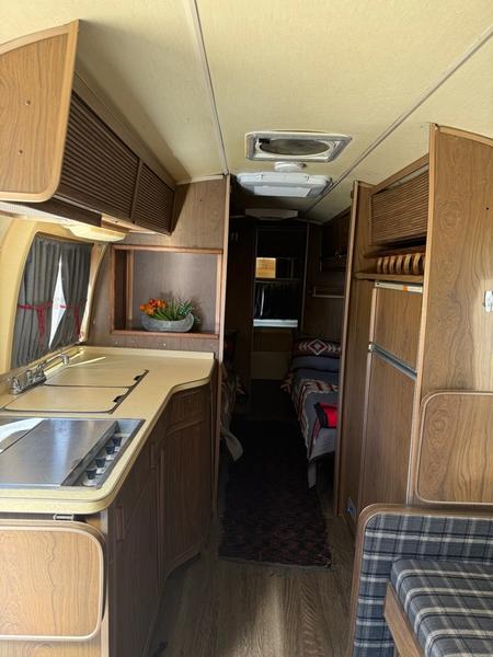 1972 Ambassador 29' photo 11